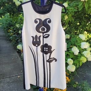 NWT Victoria Beckham Black and White Mod Shift Tulip Appliqué Dress size XL